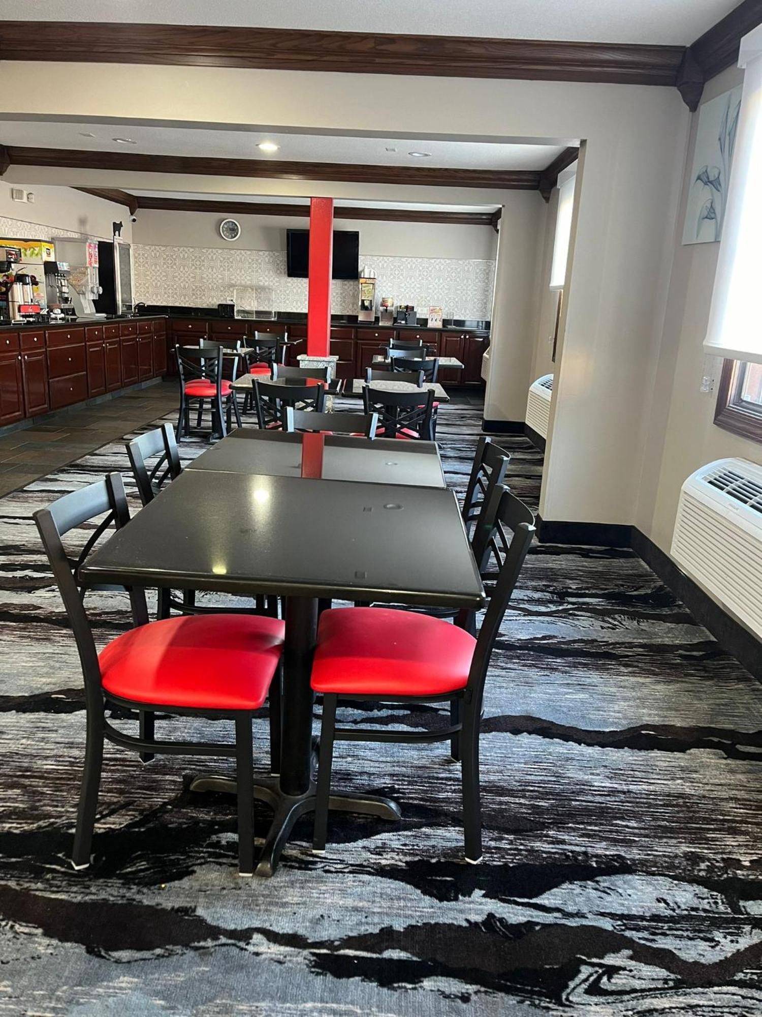 Ramada By Wyndham South Hotel